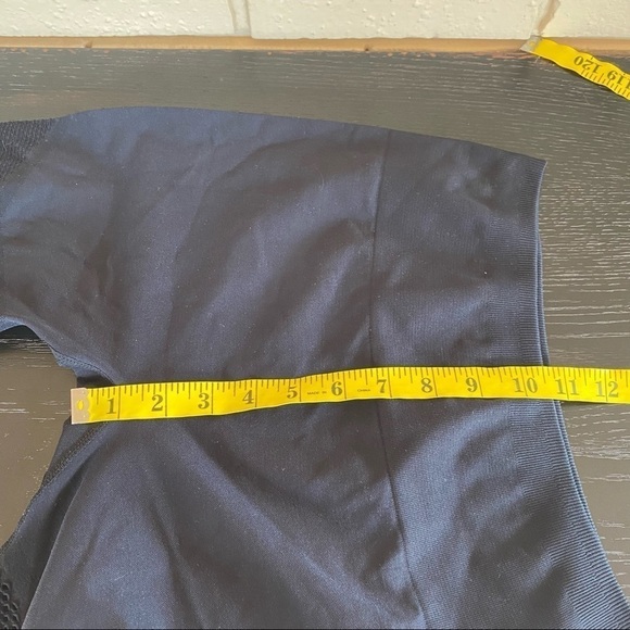 Fabletics Seamless Cropped Compression Leggings Black Sz Small High Rise Netting - Picture 7 of 7